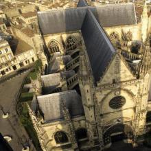 Kota Bordeaux di peta Perancis Katedral di sebelah museum bardo